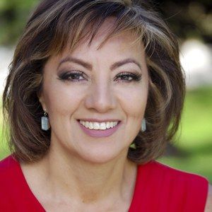 Meet your Posher, Esthela